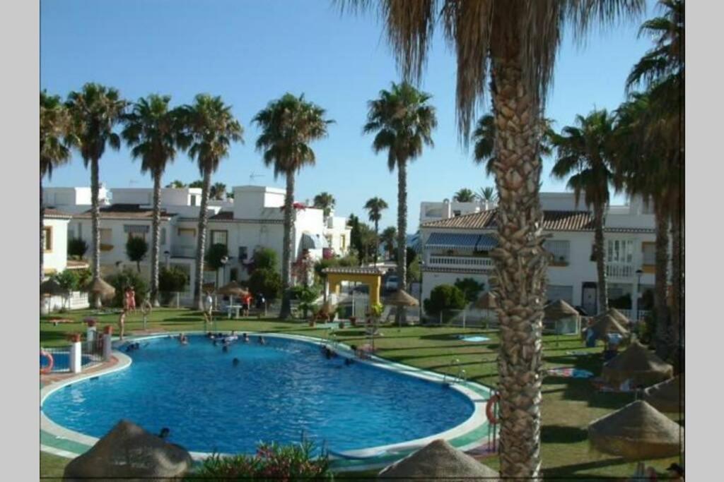 Ferienwohnung El Penon Idilico Piso A Pie De Playa Salobreña Exterior foto